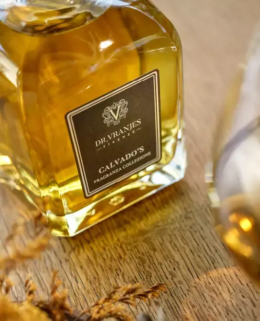 Colonna1_immagine_in_alto_CALVADOS_6.webp Calvado's