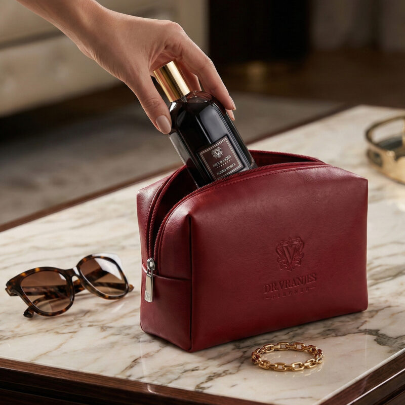 Фирменная косметичка